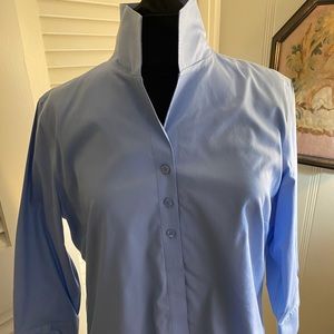 CHICOSNo Iron blouse Size2NWT, color Carolina Blue